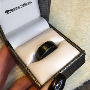 Men’s wedding band